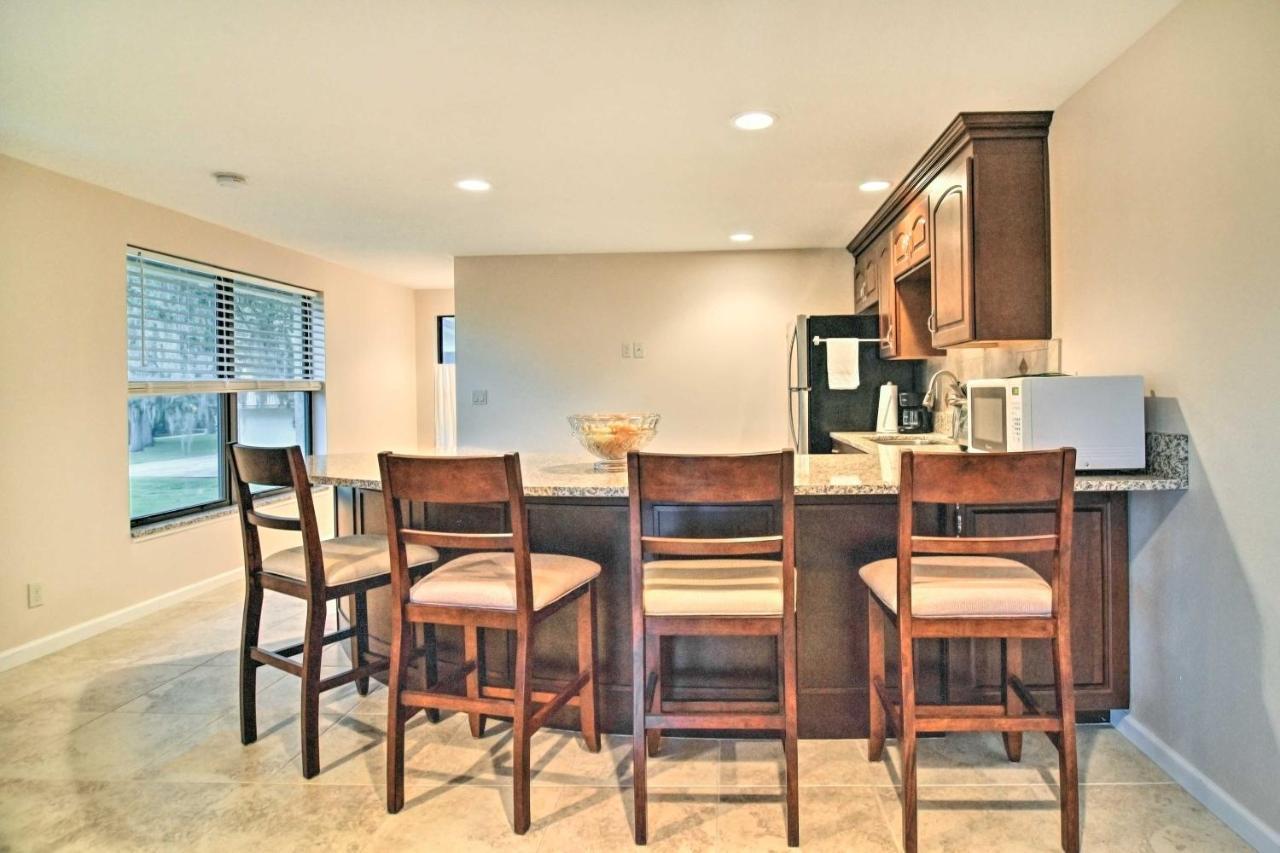 Sleek Largo Studio With Pond Less Than 7 Mi To Beach! Bagian luar foto