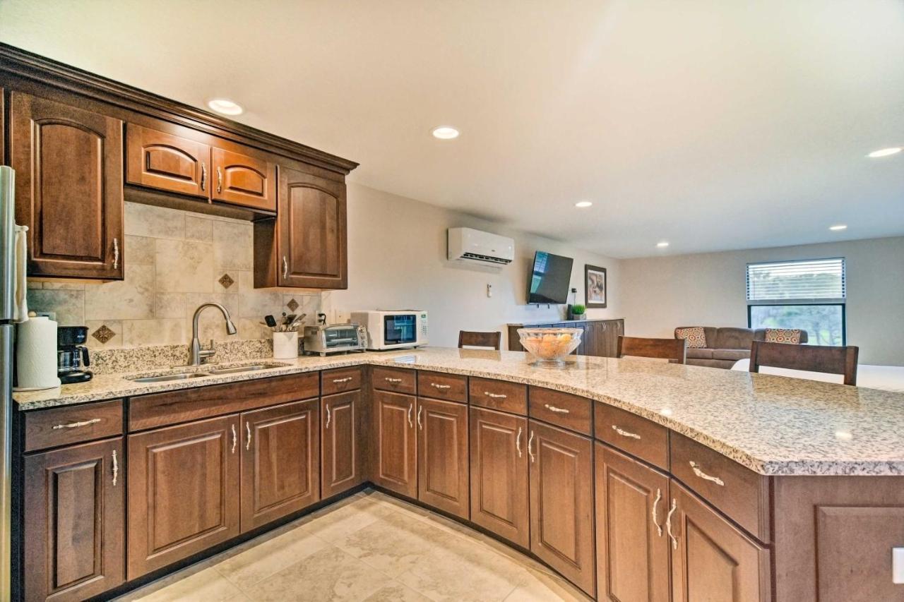 Sleek Largo Studio With Pond Less Than 7 Mi To Beach! Bagian luar foto