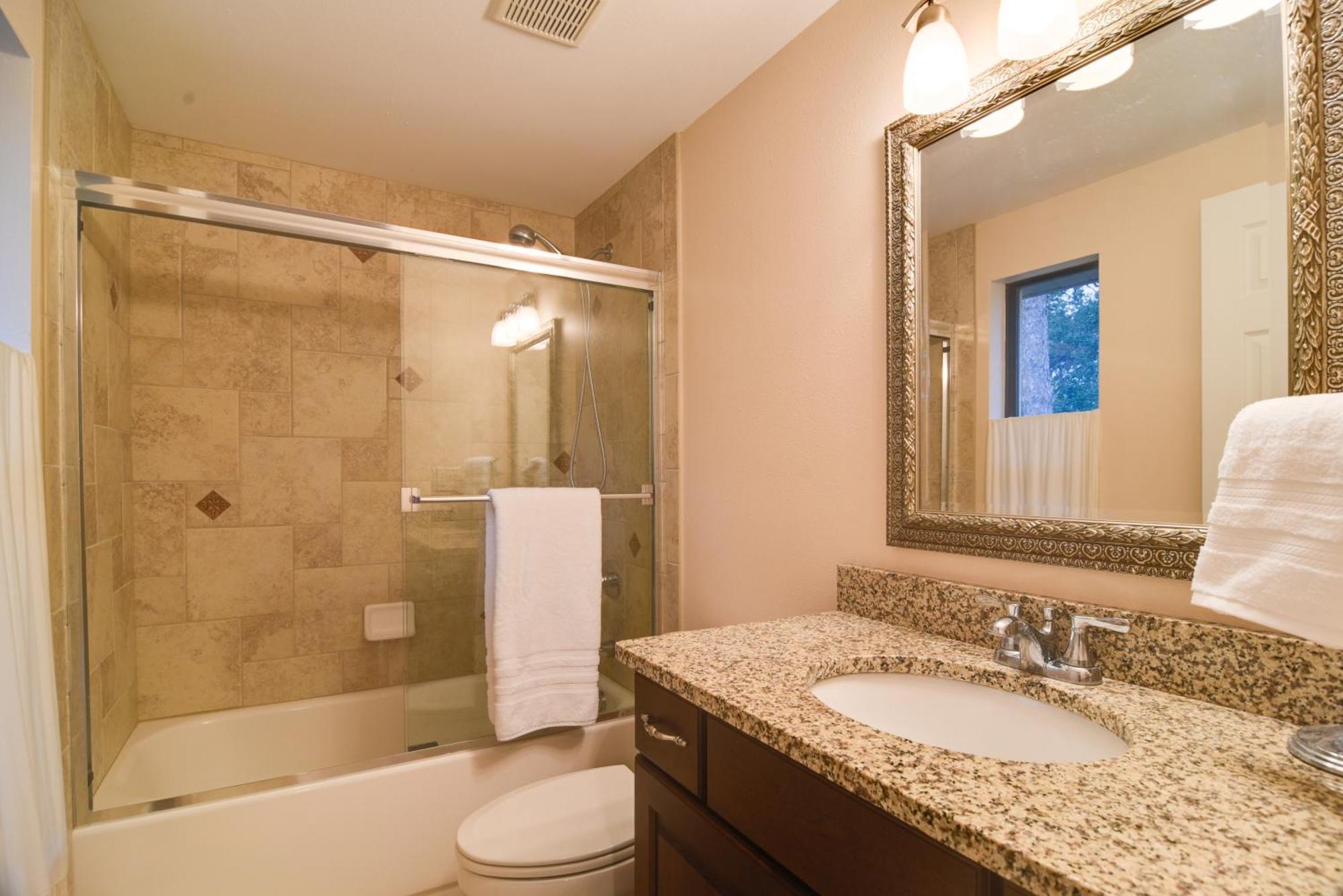 Sleek Largo Studio With Pond Less Than 7 Mi To Beach! Bagian luar foto