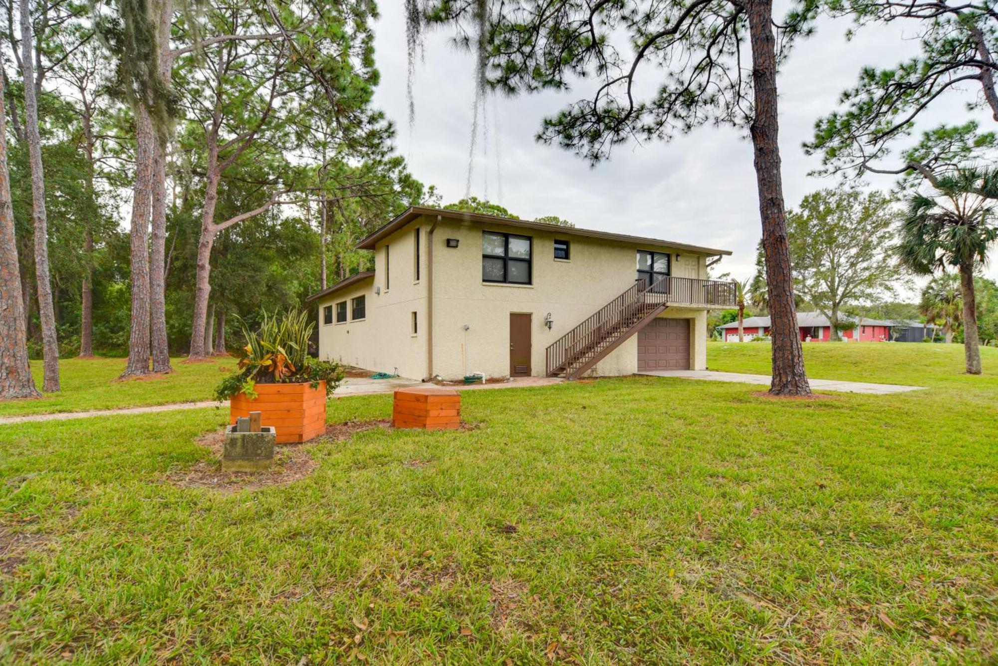 Sleek Largo Studio With Pond Less Than 7 Mi To Beach! Bagian luar foto